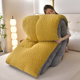 Dual-Sided Soft Quilted Blanket