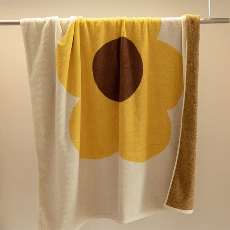 Cheerful Floral Print Cotton Bath Towel